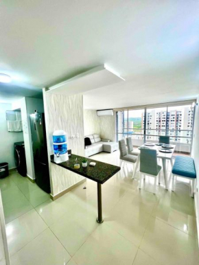 Nuevo apartamento de lujo con balcón wifi AC piscina